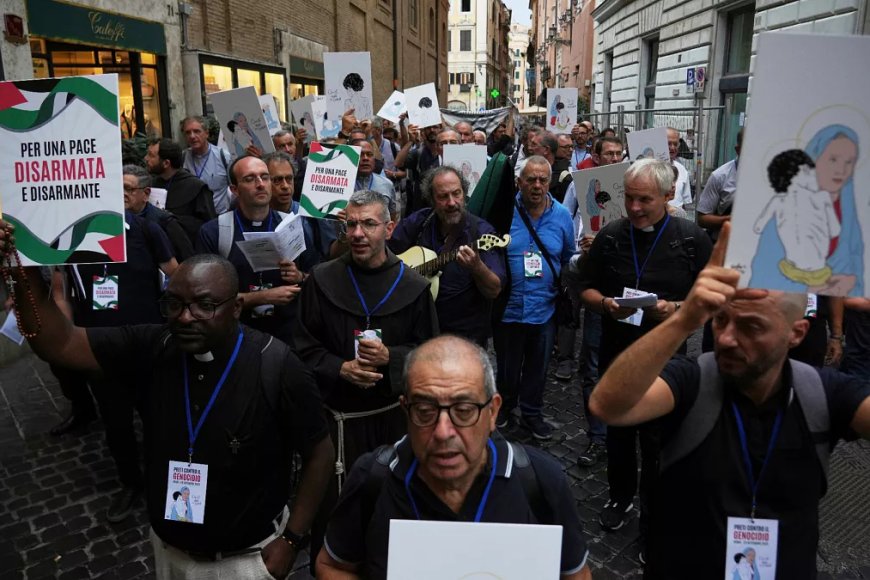 Priests Protest Across Italy in Support of Palestine