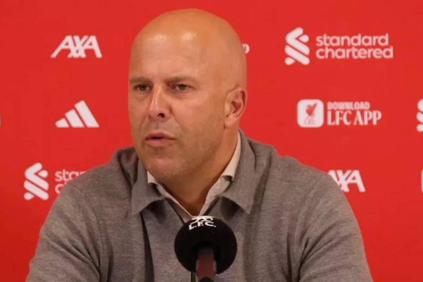 Slot Reacts to Controversial Goal as Liverpool Suffer Fourth Straight Defeat to Man United