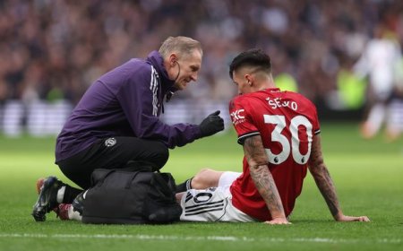 Benjamin Šeško Injury Blow as Man United Wait on Knee Scan Results