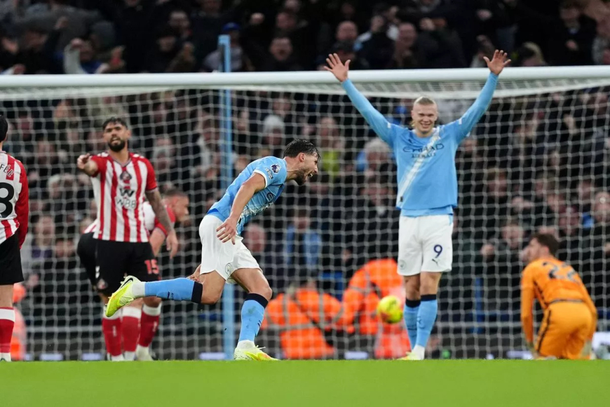 Manchester City 3–0 Sunderland: Champions Move within Two Points of Arsenal after Comfortable Win